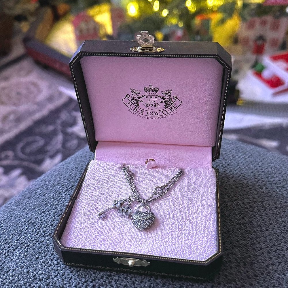 Vintage Juicy Couture "Key to My Heart" Charm Necklace - Silver Toned